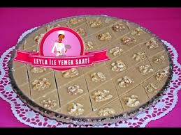 Pudra Sekerli Kara Helva Tarifi Un Helvasi Turkische Sussspeise Halva Mit Puderzucker Leyla Ile Yemek Saati Sayfa Turkisches Essen Puderzucker Zucker