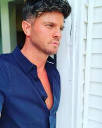 September 2004. I lost everything. Fired from my job as a personal trainer  in Carlsbad, California—because my car got repossessed that same day and I  couldn't even get to work. Phone? Shut