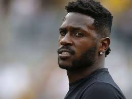 This is a unique hairstyle, where the brown highlights are seen on some parts of the hair on the top. A Timeline Of Bad Decisions Made By Antonio Brown Howtheyplay Sports