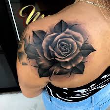 Tatuagem De Rosas 123 Ideias Incriveis Para Voce Se Inspirar Rosa tatuagens para as mulheres vem em diferentes variedade de cores e desenhos. tatuagem de rosas 123 ideias incriveis