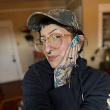 eli naftali 🍉📚⚧️ (@gefiltefist)