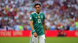 Mesut özil wechselt in die türkische nationalmannschaft die deutsche elf muss ab sofort ohne mesut özil klar kommen. Erdogan Affare Ozil Verlasst Nationalmannschaft Nordkurier De