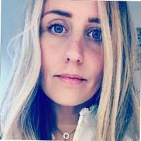 Deanne Hess's Instagram, Twitter & Facebook