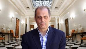 Την οργή αγιορειτών αλλά και μεγάλης μερίδας του κλήρου φέρεται να έχει προκαλέσει η στάση του νεοσύστατου πολιτικού φορέα, ελληνική λύση και του προέδρου κ. Kyriakos Belopoylos Oi 6 Prwtes Kinhseis Poy Yposxe8hke Kai 8a Kanei Ws Prw8ypoyrgos Pics