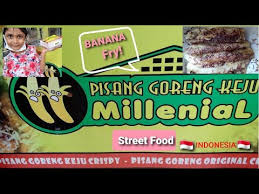 Kemudian kocok hingga teksturnya kental lalu sisihkan. Fried Banana Indonesian Street Food Super Crispy Pisang Goreng Banana Fitters Choclate Cheese Youtube