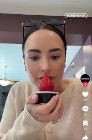 This is the biggest Chinese Scam!!! $20 for 1 strawberry 🍓 and y'all out  here buying them like crazyyyy 🤯🤯🤯