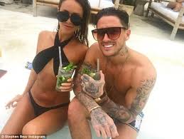Stephen bear has been blasted by instagram users for 'making light' of suicide. Stephen Bear Shares A Cocktail With Mystery Woman Daily Mail Online