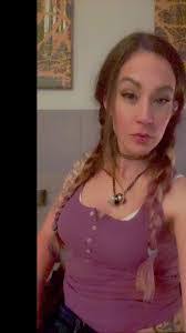 Amber Everson's Instagram, Twitter & Facebook