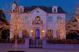 29 Types Of Outdoor Christmas Lights For Your House 2020 Holiday Lighting Guide Outdoor Christmas Lights Outdoor Christmas Exterior Christmas Lights