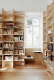 Une étagère de bibliothèque peut coûter entre une vingtaine et plusieurs milliers d'euros… dès lors, on comprend qu'il est important de choisir son meuble avec attention ! L Etagere Bibliotheque Comment Choisir Le Bon Design Archzine Fr