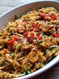 Order from ujang char kuey teow online or via mobile app we will deliver it to your home or office check menu, ratings and reviews pay online or.kuey teow goreng special ayam + daging + telur mata. Kuey Teow Goreng Azie Kitchen