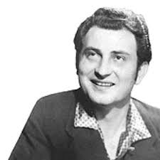 Dee Mullins biography