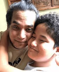 Bibiliografi abdullah ahmad badawi dilahirkan pada 26 november 1939 di kampung perlis, bayan lepas, pulau pinang. Selebriti Dan Anak Syurga Mereka Dah Tau Ker