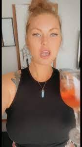 Ashley Mealey's Instagram, Twitter & Facebook