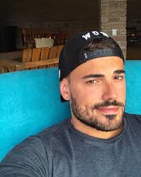 Hombres Para Hombres added a new photo.