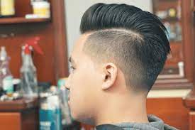 Potongan rambut pria keren ini jadi andalan banyak pesepak bola karena cukup effortless dan tahan di semua medan. Jenis Potongan Rambut Pria Yang Banyak Disukai Blog Elevenia