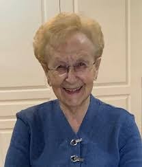 Doris Cabral's Instagram, Twitter & Facebook