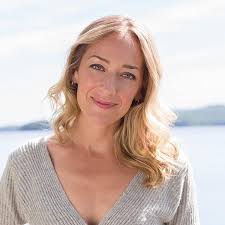 Crazy Sexy Cancer Survivor: More Rebellion And Fire For Your Healing  Journey: Carr, Kris, Williamson, Marianne: 9781599213705: Amazon.com: Books