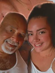 Diane Bull (@piggysmallz) • Instagram photos and videos