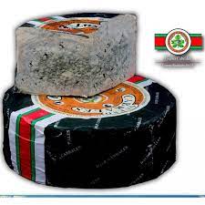 Cabrales is a blue cheese made in the artisan tradition by rural dairy farmers in asturias, spain. Spanischer Kase Cabrales Blauschimmel