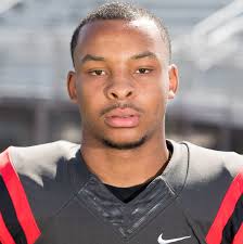 Hickory's Carr, 4 other D-10 football players commit to colleges