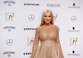 Jun 27, 2021 · a pregnant cardi b steps out alongside husband offset at the bet awards to announce their impending baby news. Shirin David Dreister Klau Krasse Ahnlichkeit Zu Cover Von Cardi B News De