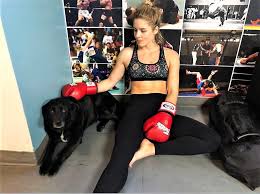 Pin By Mike On Ebr Emily Bett Rickards Marvel And Dc Crossover Arrow Tv Series