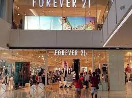 We traced the teen retailer's rocky history. Hanya Bertahan 35 Tahun Ini Sepak Terjang Forever 21