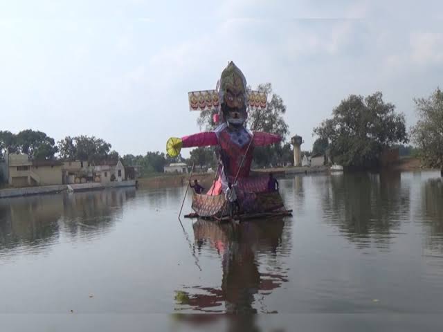 Dussehra 2019: दशहरे के दिन नहीं होता यहां रावन दहन, लोगों में है अकाल मौत  का डर