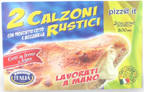 Se ami il calzone classico, che io ho farcito con pomodoro, prosciutto e scamorza, allora non trita la mozzarella e lasciala scolare in un colino adagiato su una ciotola che raccolga il siero in eccesso. Opinioni Food Italia Calzoni Rustici Con Prosciutto Cotto E Mozzarella E Recensioni Opinioni It