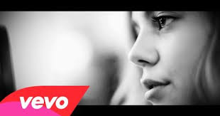 Louane Maman Louane Video Musique Clip Musical