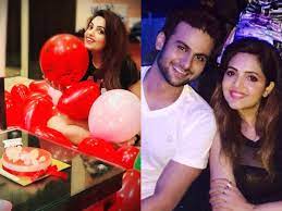 Sugandha mishra 30 years old old, she was born in jalandhar, punjab, india. The Kapil Sharma Show Fame Sugandha Mishra Turns 31 Celebrates Birthday With Good Friend Sanket Bhosale Times Of India