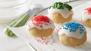 Scoop tablespoon sized balls of cookie dough. How To Make Christmas Cookies That Freeze Well Bettycrocker Com