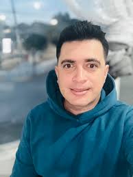 Mi cara al ver a mis novias de el Tik tok en pleno poniéndose de acuerdo  para juntarse a reclamarme por qué soy tan Nodal, no señoritas novias podrá  haber muchas pero