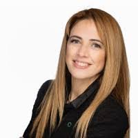 Laura Heyde's Instagram, Twitter & Facebook