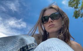 🌺🌼🌈🪁👧🌴🍧🐈