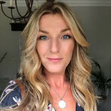 Julia Sumner (@juliasumner86)