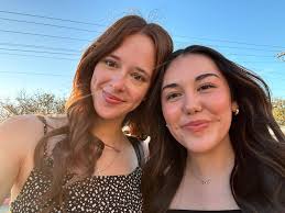 Female roommate needed! Incoming junior preferred, but could also be a  sophomore or senior. My daughter and 3 other roommates are looking for a  fifth female roommate to fill their apartment. Everyone