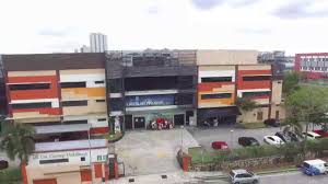 An excellent introduction to malaysia's history, economy, geography, arts, crafts and culture, it overlooks jalan damansara and was built in 1963 with its displays spread out onto three floors. Chocolate Museum Kuala Lumpur Youtube