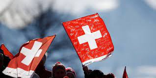 Όμορφη θέα προς τη λίμνη της λουκέρνης (vierwaldstattersee) και το βουνό pilatus από rigi, ελβετικά άλπεις. Elbetia Nikh Ths Akrode3ias Problepetai Se Dhmopshfisma Gia To Kalymma Proswpoy Oikonomia Iefimerida Gr