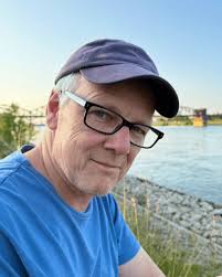 I've been wondering this for years with InDesign and I'm sure someone here  can put me right. Quite often there will be a situation in a paragraph  where there is plainly enough