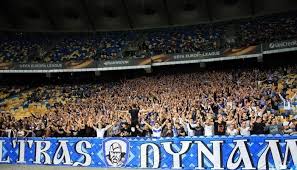 Фанати динамо після суботнього матчу в полтаві. Peremirie Zakoncheno Ultras Dinamo O Derbi S Arsenalom Kiev Chempionat Ukrainy
