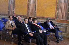 Invitato il tizio a parcheggiare nei loro posti questo ha fatto. Ambasciata Di Romania In Roma Consolato Generale Di Romania A Milano