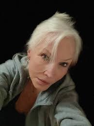 Ruth Heatherly's Instagram, Twitter & Facebook