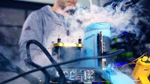 Liquid cooling is all you need. My First Time Overclocking On Liquid Nitrogen New World Record Youtube