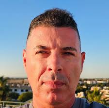 Does the train from Lisbon to Lagos have a transfer or go straight?