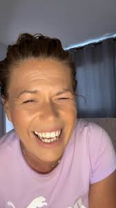 Ker vas je res veliko pokazalo zanimanje za moja priporočila in kaj  uporabljamo, danes z vami delim še en izdelek, ki nam je večkrat dobesedno  rešil rit in definitivno preprečil obisk pri zdravniku., ...