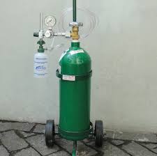 O governo brasileiro recorreu à embaixada dos estados unidos nesta 5ª feira (14.jan.2021) em busca de ajuda para levar cilindros de oxigênio ao estado do amazonas. Eu A Fibrose Pulmonar E A Hipertensao Pulmonar Cilindros De Oxigenio