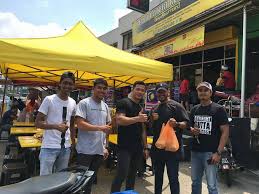 Sekarang ini ayam gepuk pak gembus memang sangatlah terkenal dengan rasanya sangatlah lezat, tetapi harga ayam gepuk sangatlah murah. Sunday Fun Rm 6 90 Sudah Dapat Set Ayamgepukmalaysia Facebook