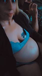 Can't believe im this big at 13 weeks 😳